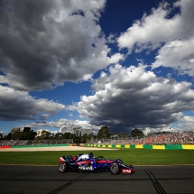 MELBOURNE, AUSTRALIA - MARCH 25: Brendon Hartley of New Zealand driving the (28) Scuderia Toro Rosso STR13 Honda on track during the Australian Formula One Grand Prix at Albert Park on March 25, 2018 in Melbourne, Australia.  (Photo by Clive Mason/Getty Images) // Getty Images / Red Bull Content Pool  // AP-1V5FEN5HS2111 // Usage for editorial use only // Please go to www.redbullcontentpool.com for further information. //